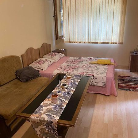 Апартамент Столетов Varna Buitenkant foto