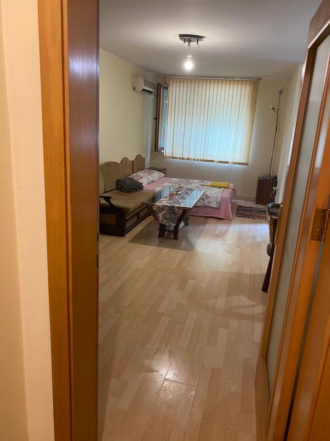 Апартамент Столетов Varna Buitenkant foto