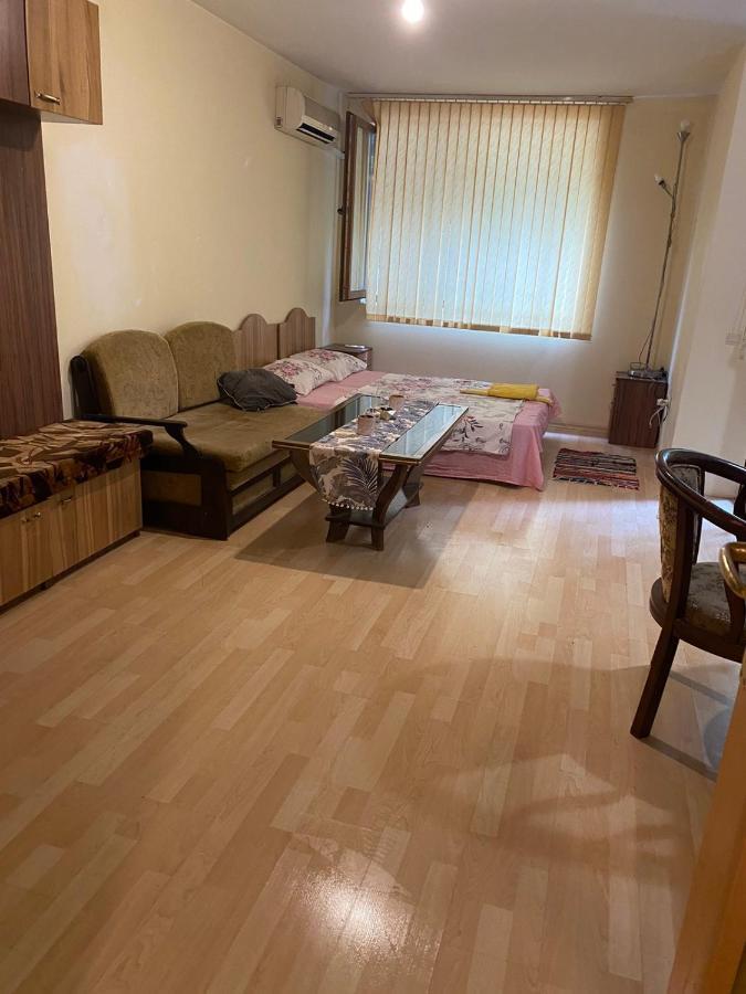 Апартамент Столетов Varna Buitenkant foto